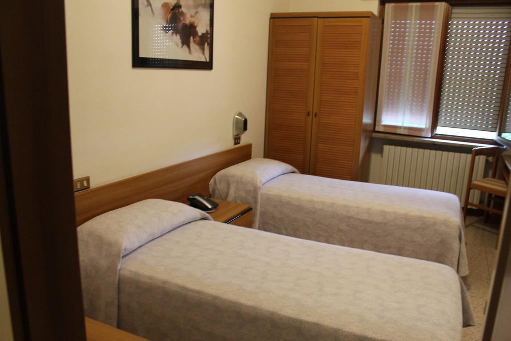 Hotel O'Scugnizzo 2 Belluno Pokoj fotografie