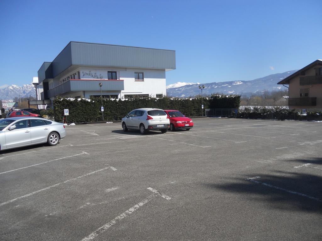 Hotel O'Scugnizzo 2 Belluno Exteriér fotografie