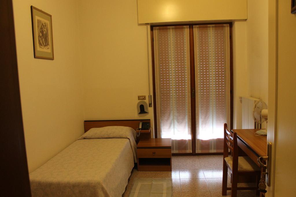 Hotel O'Scugnizzo 2 Belluno Exteriér fotografie