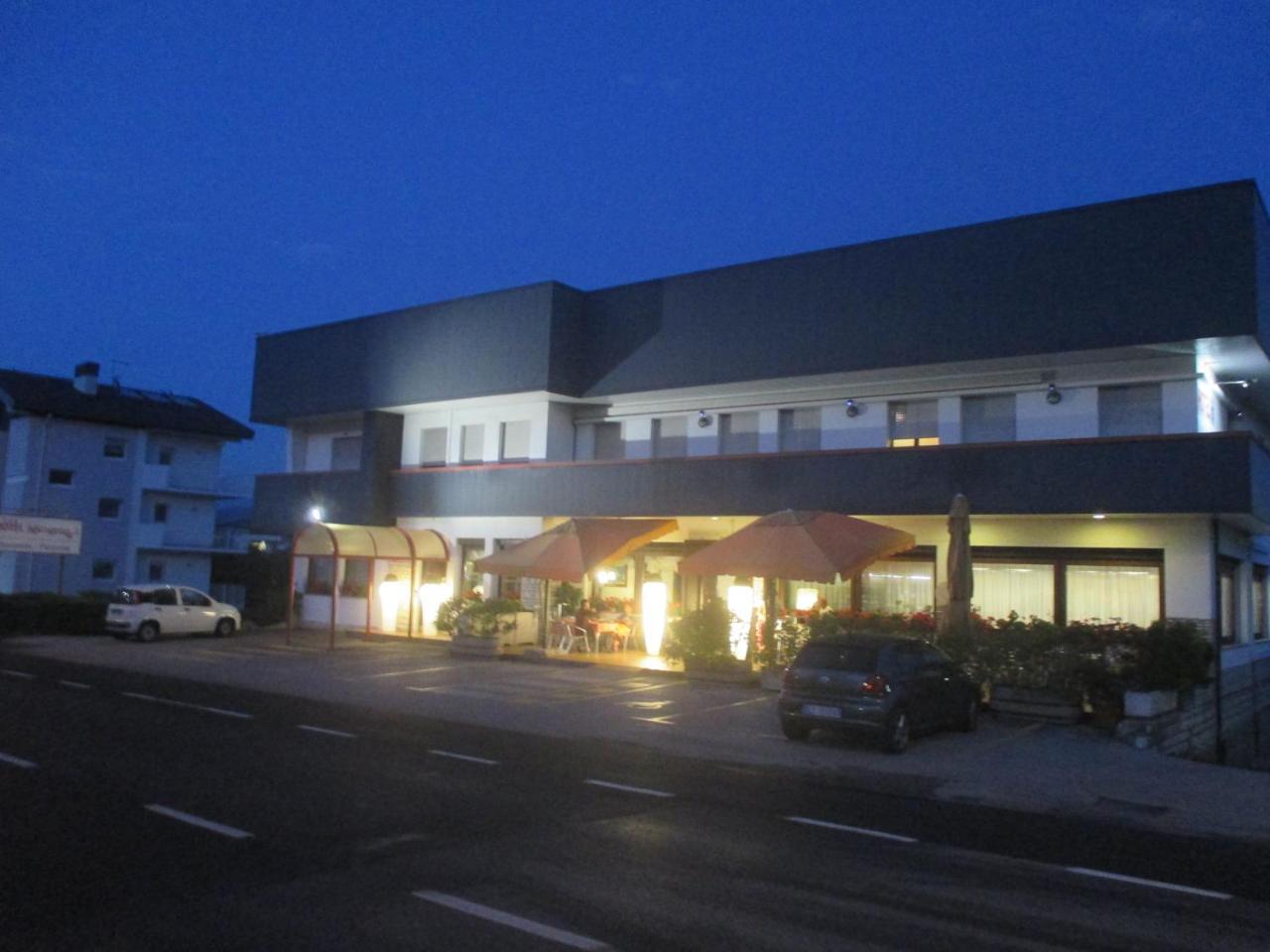 Hotel O'Scugnizzo 2 Belluno Exteriér fotografie