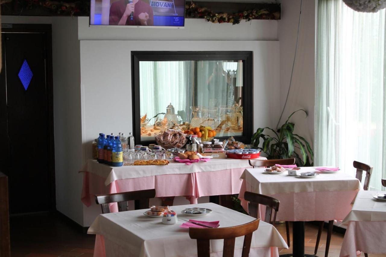 Hotel O'Scugnizzo 2 Belluno Exteriér fotografie