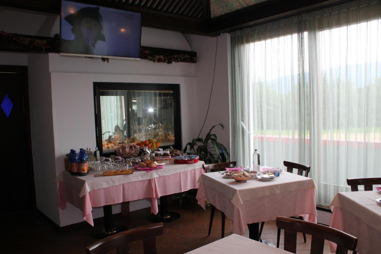 Hotel O'Scugnizzo 2 Belluno Exteriér fotografie