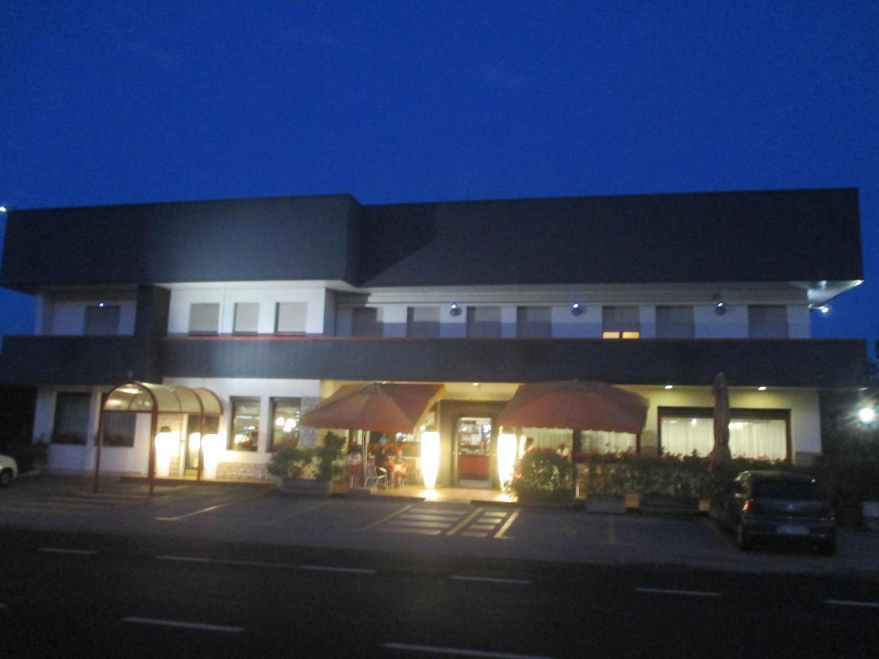 Hotel O'Scugnizzo 2 Belluno Exteriér fotografie