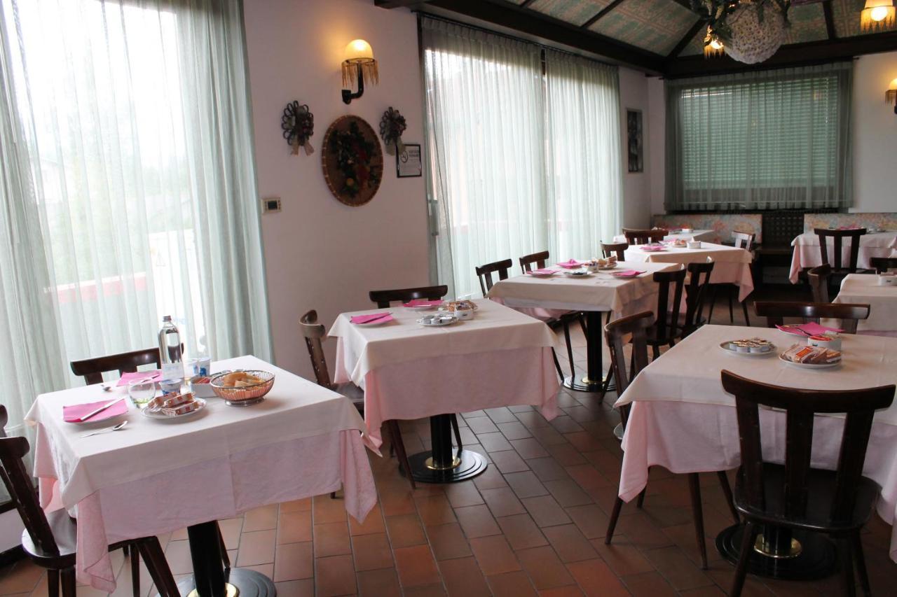 Hotel O'Scugnizzo 2 Belluno Exteriér fotografie